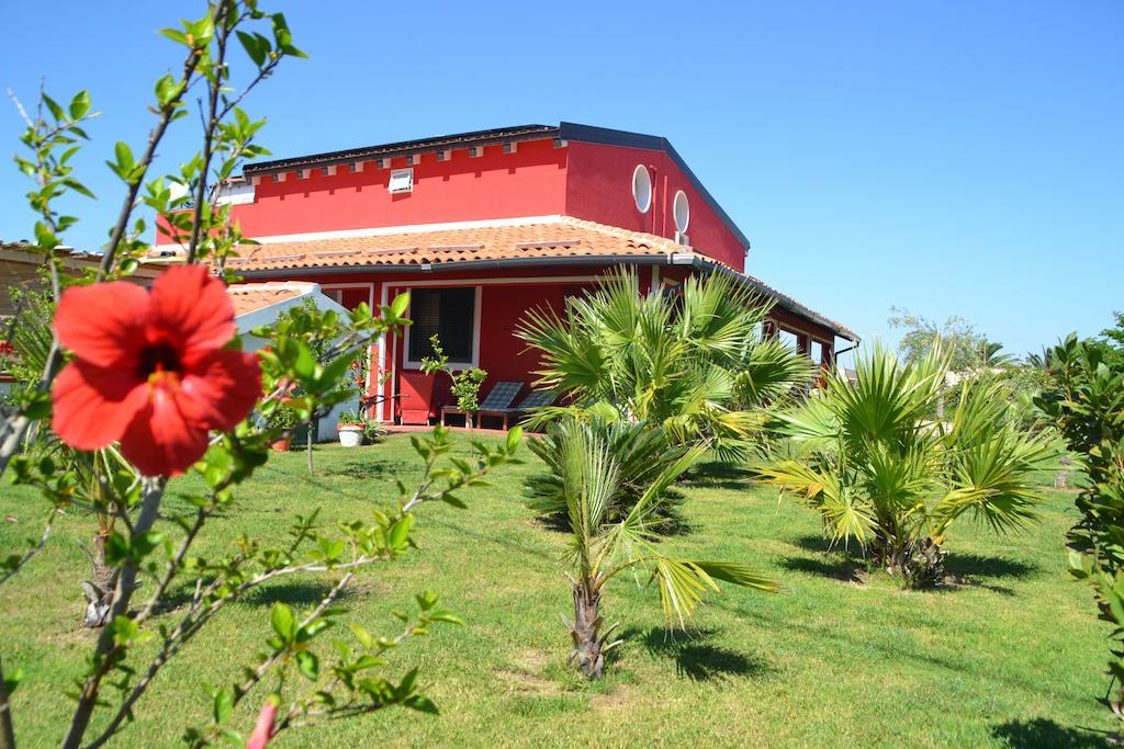 サンタ・マリア・デル・フォカッロ Floripa Surf House Bed & Breakfast エクステリア 写真